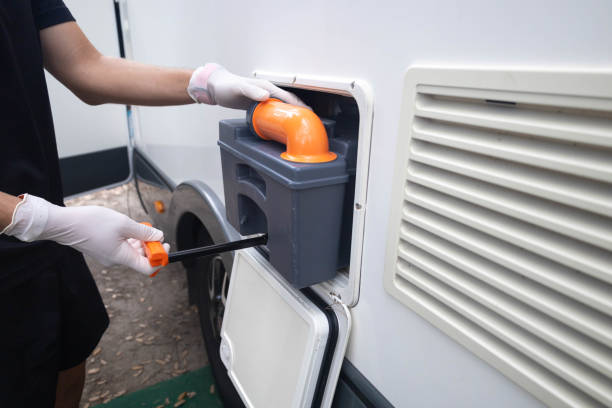 Best Porta potty delivery and setup  in Englewood, OH