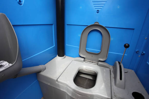 Porta potty delivery and setup in Englewood, OH